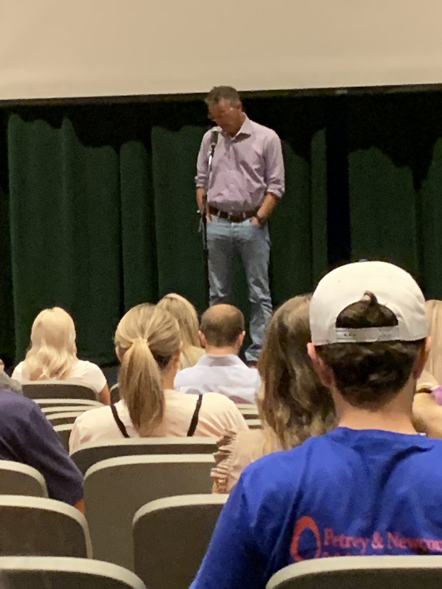 What a start to the third day of the Elevation Summit thanks to <a href="/KEDCGrants/">KEDC Grants</a> and <a href="/KyCharge/">KYCharge</a>, with amazing storytelling by <a href="/billepp4real/">Bil Lepp</a>. #leadingthecharge