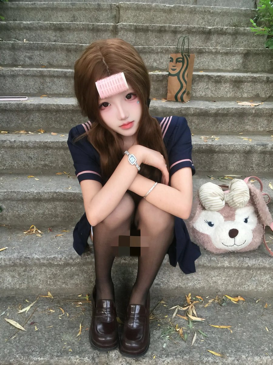 再也不卖萌了 因为根本就没有人买•᷄ɞ•᷅