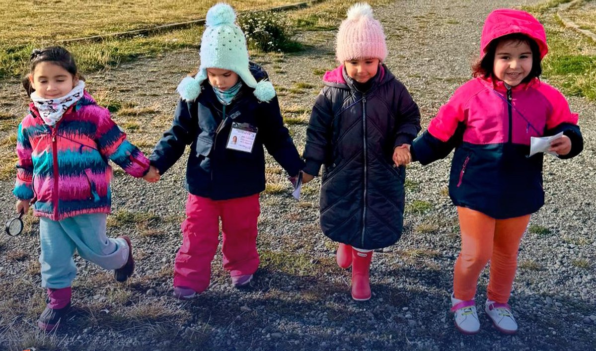 🌧️Ante el anuncio meteorológico que estará presente en gran parte de la zona centro-sur del país, desde JUNJI te invitamos a revisar las siguientes recomendaciones. Este otoño-invierno ¡nos cuidamos en casa y el jardín infantil! 🍃 
junji.cl/este-otono-inv…