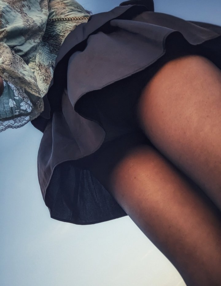 Selfie çekerken amca nın biri bana öyle bir baktı ki ağzının suyu aktı 😚😚