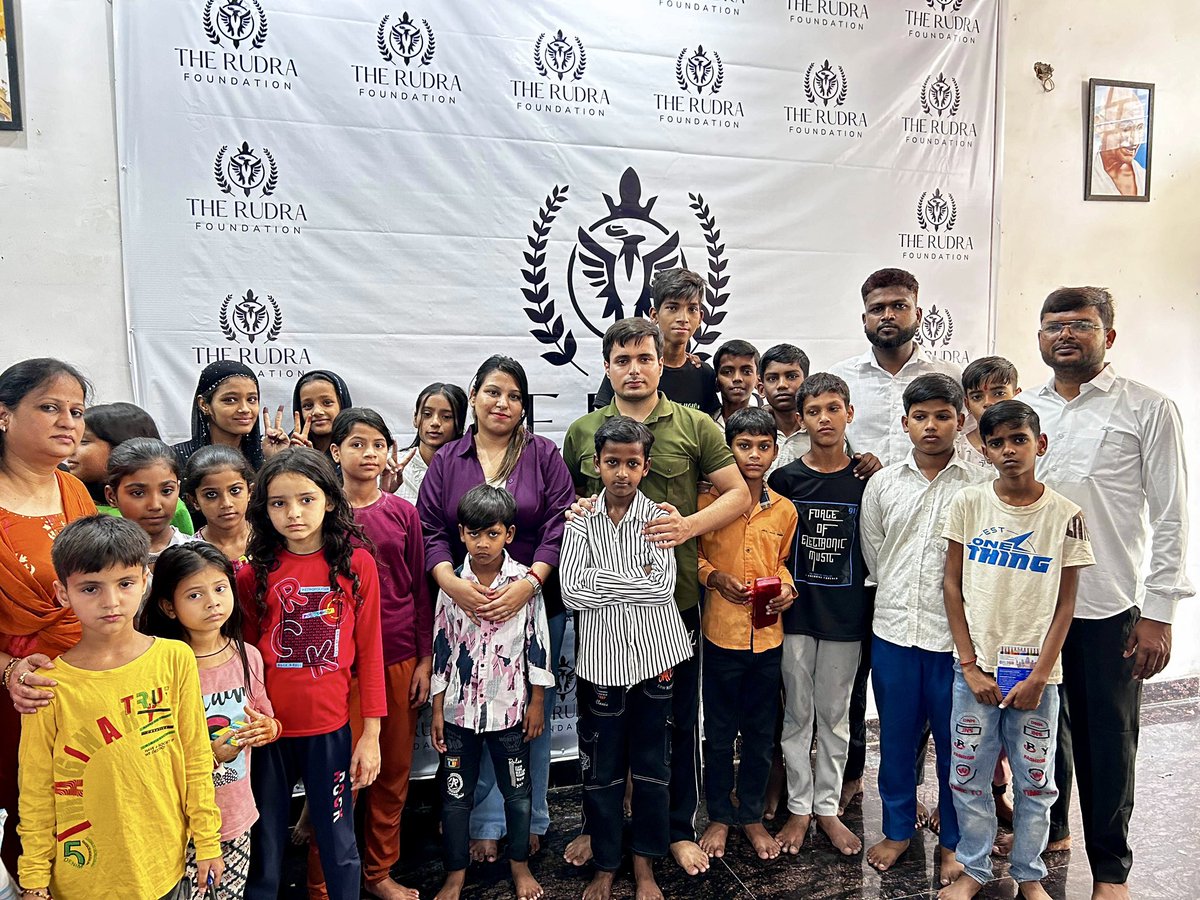 TheRudraFdn's tweet photo. The Rudra Foundation ने आज बच्चों के लिए चित्रकला प्रतियोगिता आयोजित की, जहाँ नन्हें कलाकारों ने अपनी कल्पनाओं को रंगों में ढाला। 3 विजेताओं को उपहार दिए गए और सभी प्रतिभागियों को सम्मानपूर्वक स्नैक्स दिए गए।
हमसे जुड़ें: +91 87505-00037
#TheRudraFoundation #DrawingCompetition https://t.co/mEwYBc6iTU