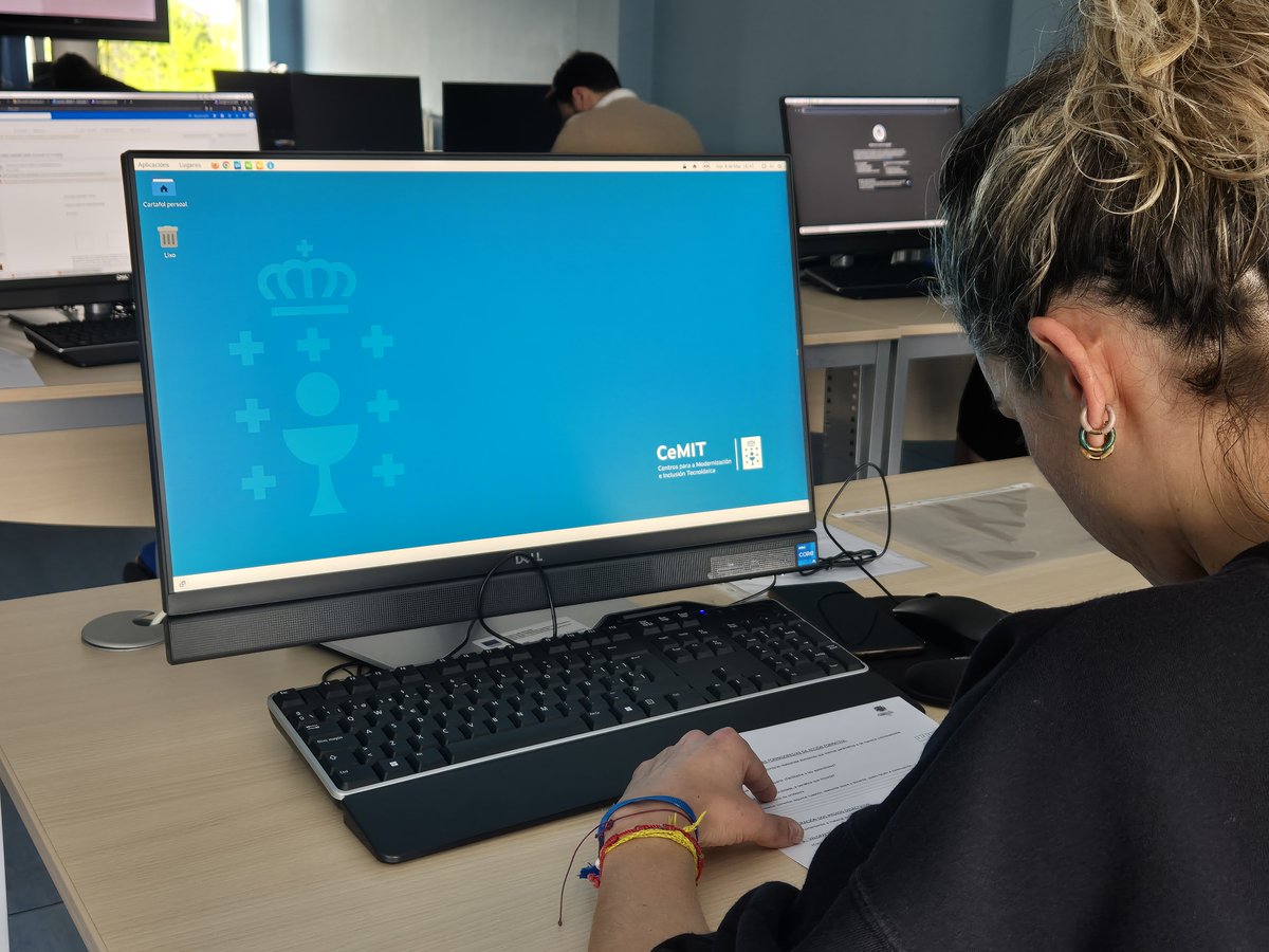 carballo_gal (@carballo_gal) on Twitter photo Se tes fillos/as de 9 a 17 anos, apúntaos aos campamentos dixitais que realizarán a Concellaría de Innovación e a <a href="/fundacionesplai/">Fundación Esplai</a> na Aula CeMIT do Concello de Carballo. Só quedan prazas para agosto!
+ info: carballo.gal/estudantes-de-… Se tes fillos/as de 9 a 17 anos, apúntaos aos campamentos dixitais que realizarán a Concellaría de Innovación e a <a href="/fundacionesplai/">Fundación Esplai</a> na Aula CeMIT do Concello de Carballo. Só quedan prazas para agosto!
+ info: carballo.gal/estudantes-de-…
