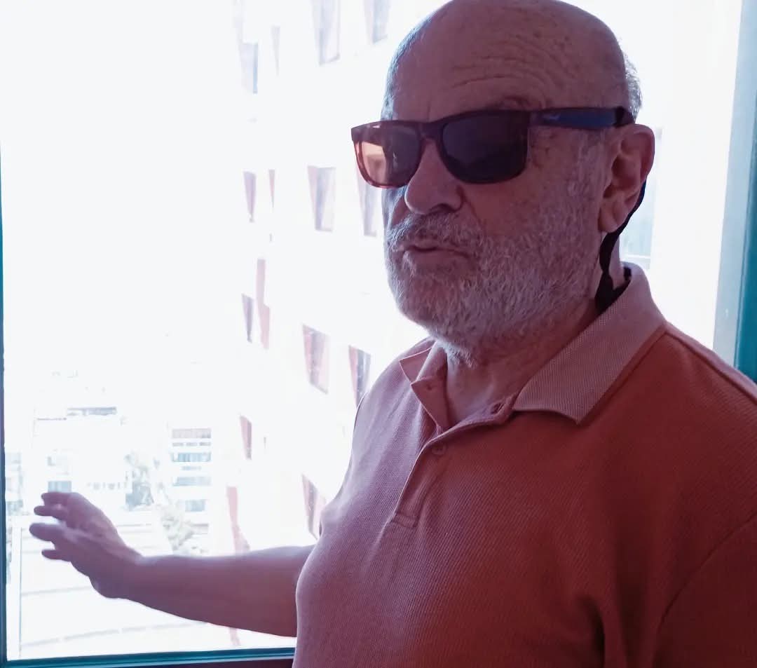 _Bigbaba's tweet photo. ✍️
Kimse görmeden
 balkona #çamaşır asayım dedim⁉
Karşı balkondaki #kılıbık adam fasulye ayıklıyor 😡
#myphoto #bigbaba 🇹🇷 🇹🇷 🇹🇷 https://t.co/XBl8nqhetN