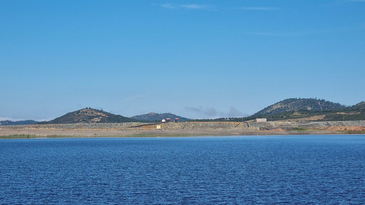 💧 ¿Sabías que para Atalaya es básico mejorar el ahorro de agua? En 2024 consumimos un 9% menos de agua por tonelada de mineral procesado que en 2021. El agua fresca, procedente de embalses, se redujo un 45%, ya que la mayoría es reciclada.
 
Cuidando el medio ambiente #GotaaGota