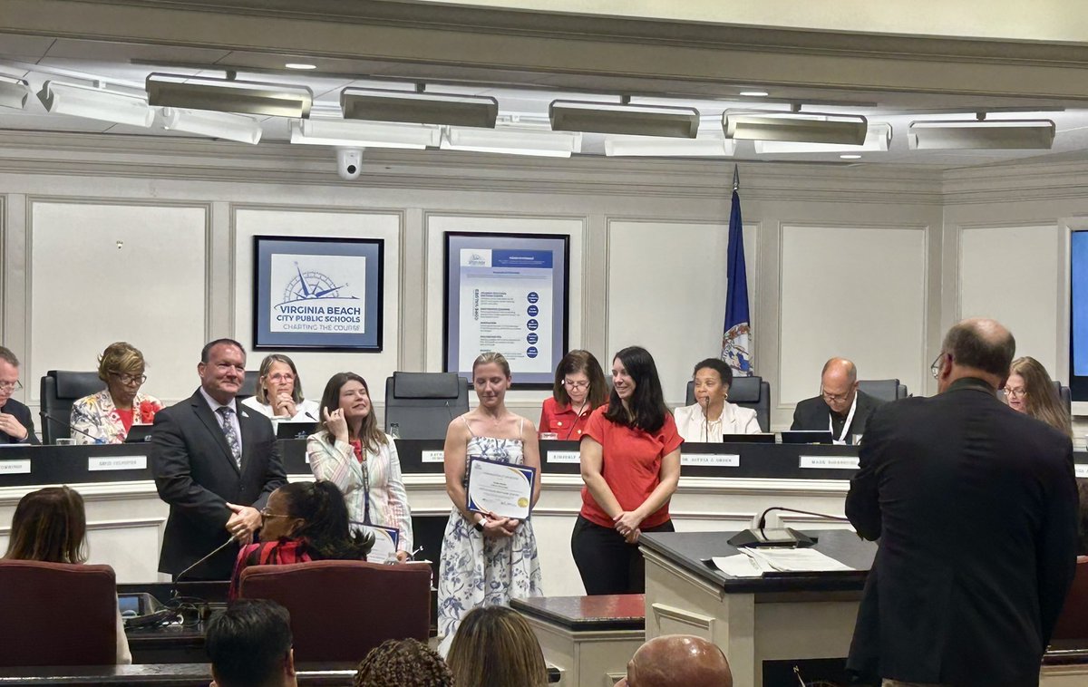 🤩Congrats to our talented 1st grader Nova, on her win at the Virginia School Board Art Show! We are so proud of you! 🎨Her work will be displayed in Charlottesville for the year. 🩷<a href="/mmthomps/">Megan Thompson</a> <a href="/WoodchuckWorld/">WoodchuckWorld</a> <a href="/VBCPSVisualArt/">Amber Hester</a>