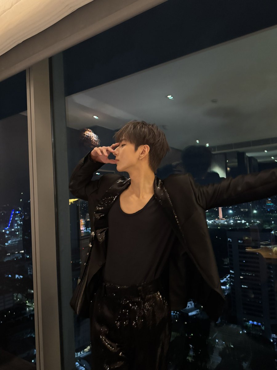 XH_official's tweet photo. 놀라운 오드씨의 생일을 축하합니다ㅏㅏ!!

건강하고 행복하게 멋진 삶을 사시길 가까운 곳에서 응원합니다!  -지석이- https://t.co/TtDrxM1sUl