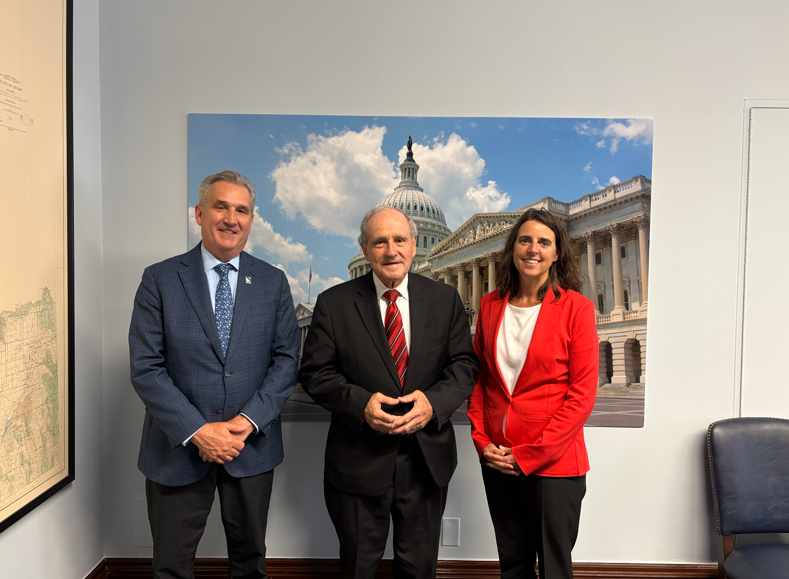 NFIB's tweet photo. Thank you @SenatorRisch for taking the time to speak with #NFIB members about saving the #SmallBusinessDeduction and repealing the beneficial ownership registry to protect millions of #smallbiz across the country. 

Support their efforts: https://t.co/oAsDJo0MZq https://t.co/P7Mip913AU