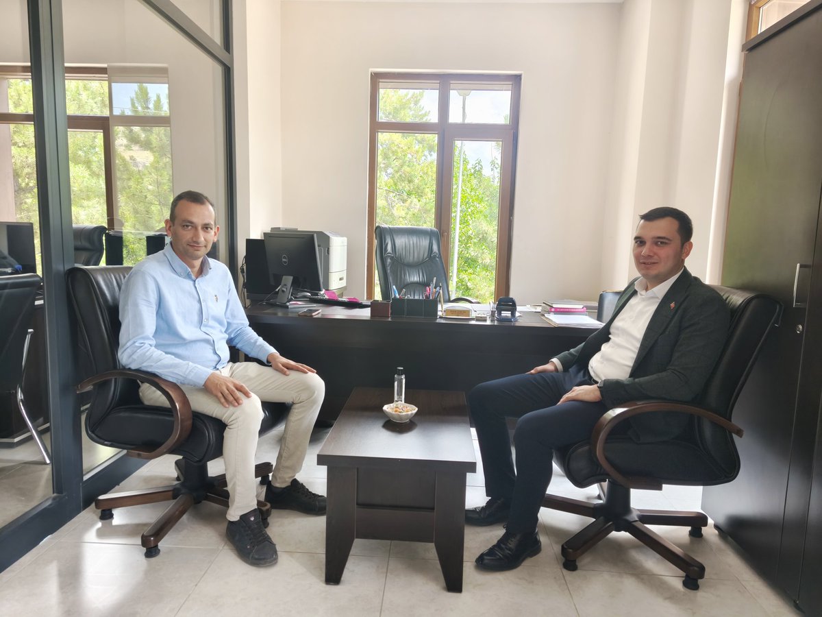 Çemişgezek Kaymakamlığı (@cemisgezekg) on Twitter photo 1️⃣ Cumhurbaşkanlığı kararnamesiyle, Hakkari Vali Yardımcısı olarak atanan Kaymakamımız <a href="/cuneytzor/">Cüneyt Zor</a>, veda ziyaretleri kapsamında, kamu kurum ve kuruluşlarına veda ziyaretlerinde bulundu.
#Çemişgezek 1️⃣ Cumhurbaşkanlığı kararnamesiyle, Hakkari Vali Yardımcısı olarak atanan Kaymakamımız <a href="/cuneytzor/">Cüneyt Zor</a>, veda ziyaretleri kapsamında, kamu kurum ve kuruluşlarına veda ziyaretlerinde bulundu.
#Çemişgezek