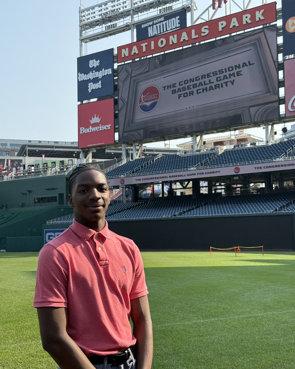 Nats4Good's tweet image. This morning, #NatsAcademy alumnus Aaron Williams spoke to lawmakers and sponsors ahead of tonight’s Congressional Baseball Game at #NatsPark.
Aaron will be honored at the game as one of four 2025 Tim Johnson Memorial Scholarship recipients.