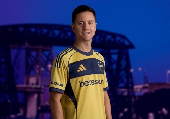 Diego Monroig (@monroigdiego) on Twitter photo La nueva piel de #Boca
en el Mundial de Clubes en Homenaje a los
120 años del Club
<a href="/adidasoriginals/">adidas Originals</a>
#BocaEsMundial
#Boca
#Adidas
#NuevaCamiseta
#AnderHerrera
#RodrigoBattaglia
#MiltonDelgado La nueva piel de #Boca
en el Mundial de Clubes en Homenaje a los
120 años del Club
<a href="/adidasoriginals/">adidas Originals</a>
#BocaEsMundial
#Boca
#Adidas
#NuevaCamiseta
#AnderHerrera
#RodrigoBattaglia
#MiltonDelgado
