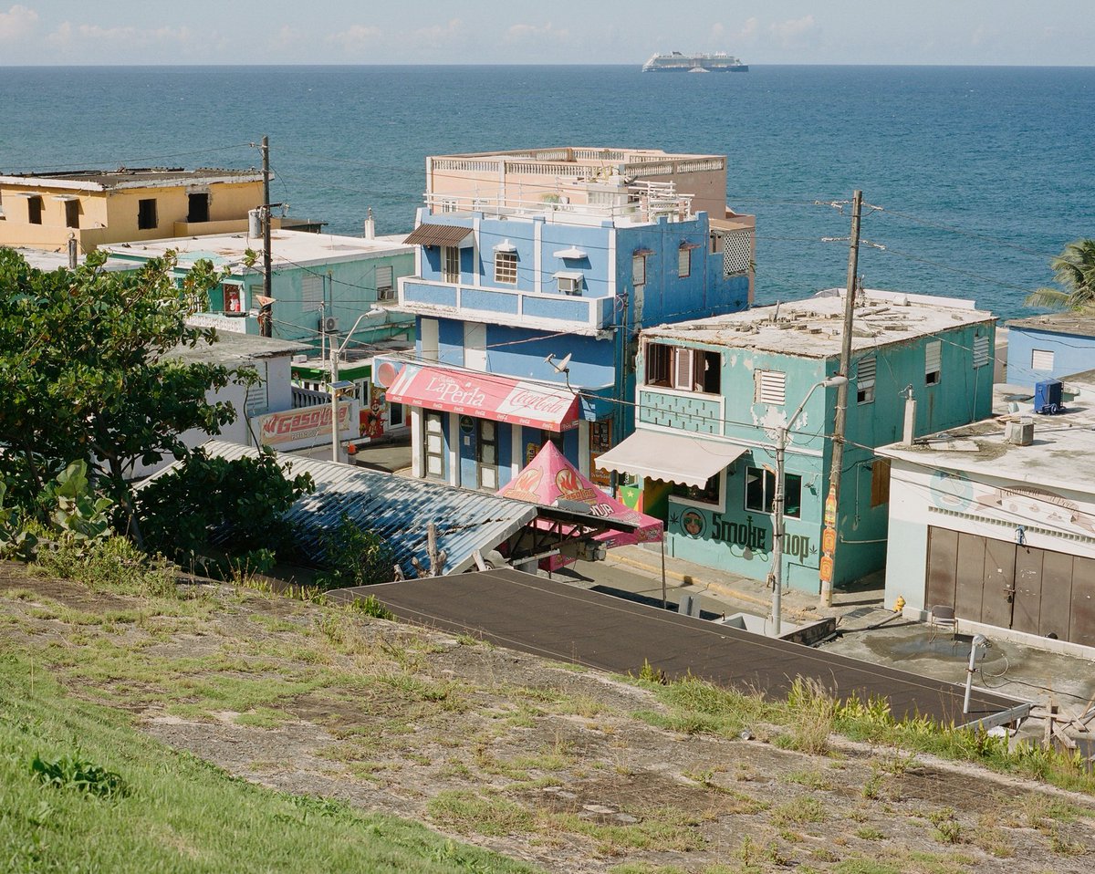 nathanabauman's tweet image. The Island of Enchantment
A curated collection of 10 analog photographs from my archive of work made in Puerto Rico.
The collection is now live and available for .15 ETH on auction on SuperRare.
More Below 🧵