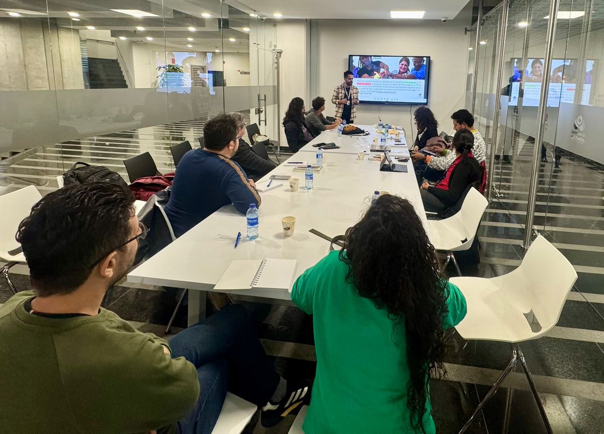Ocho académicos y académicas latinoamericanas participaron en el primer espacio de Diálogos para el Buen Futuro de las Juventudes, realizado en nuestra sede principal de la Defensoría del Pueblo. 

Desde Argentina, Brasil, México y Colombia sumaron reflexiones valiosas acerca de