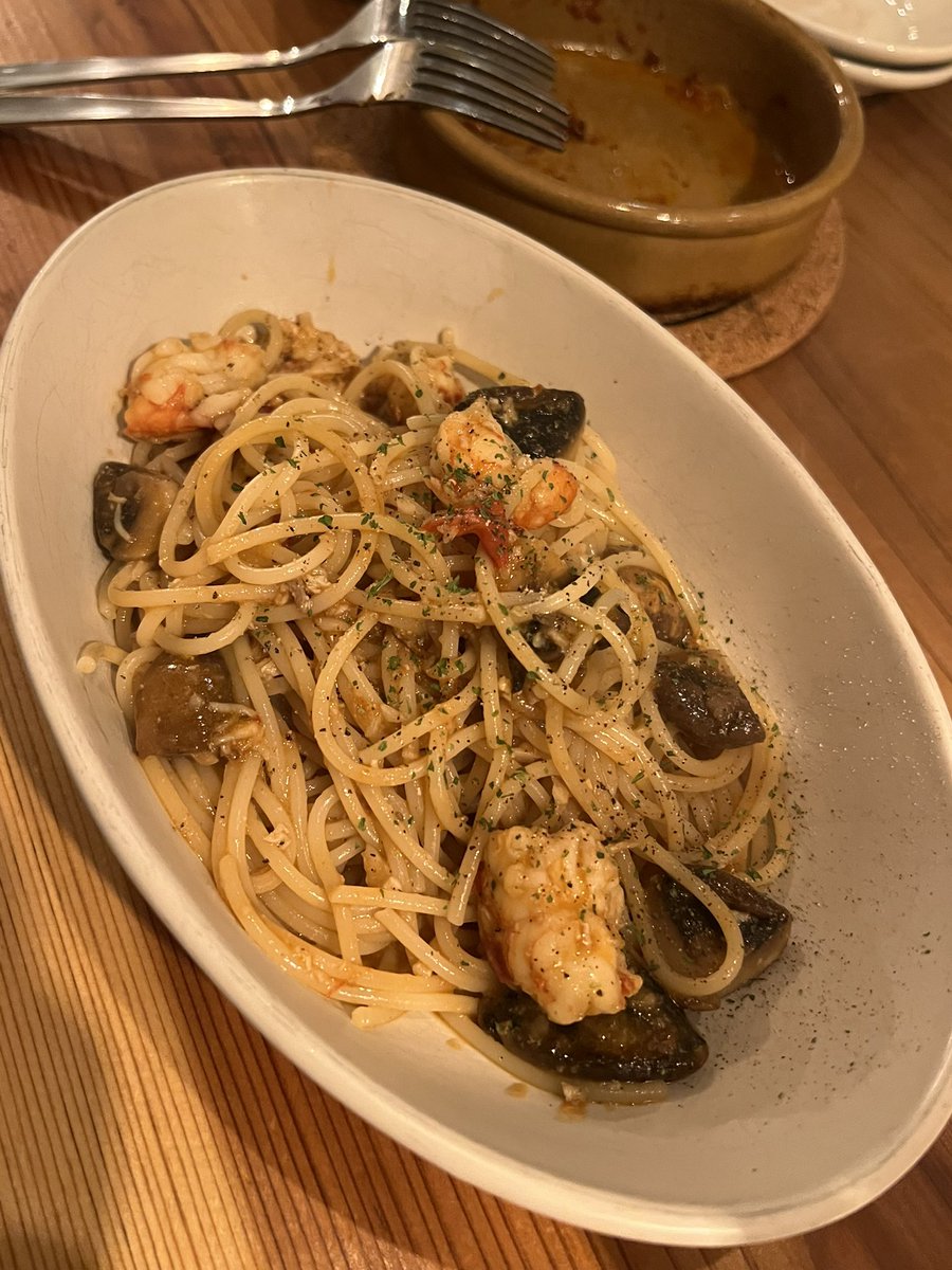 miketa8181's tweet image. 100/365
8/30
95/365
7/30
ジムに行く回数よりも飲んでる日の方が多い...
今日はとうとう相方の体重を越えてしまった😱😱😱😱
DSとSDがDDになった記念すべき日かな笑笑