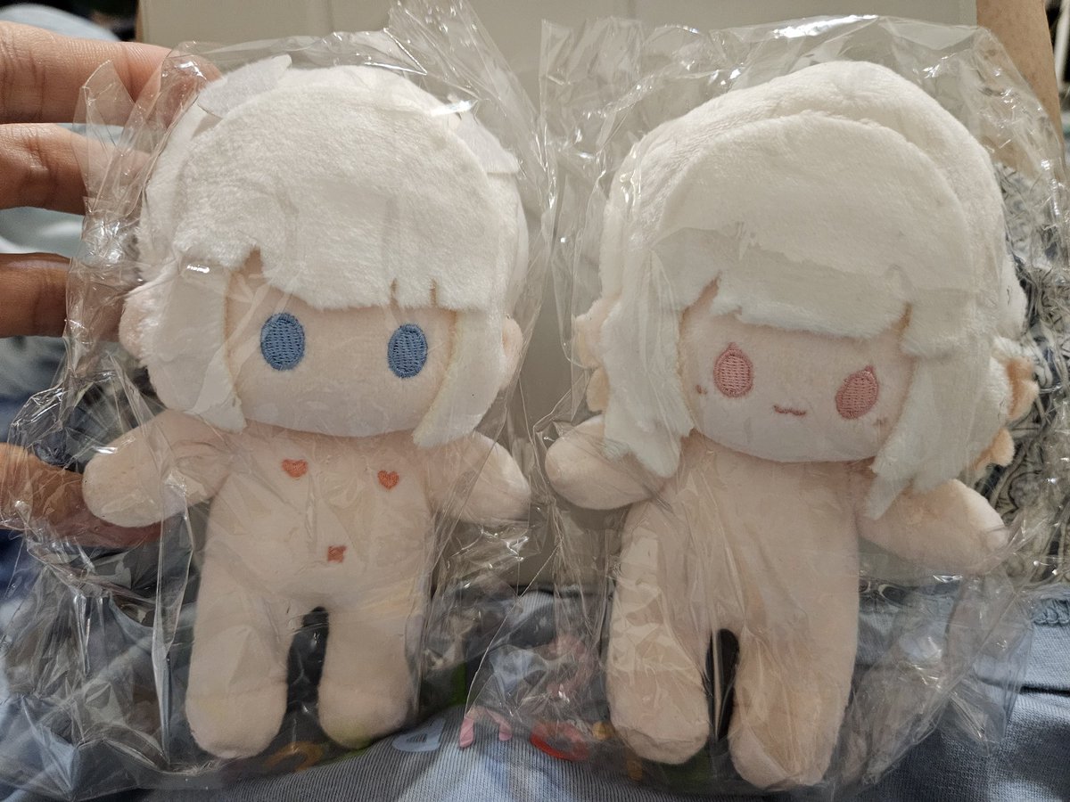 새 식구 도착했어요.
귀엽고 작은 솜인형들~