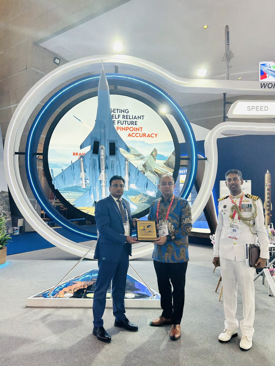 BRAHMOS Missile (@brahmosmissile) on Twitter photo H.E. <a href="/sandiplomat/">Sandeep Chakravorty</a>, Ambassador of <a href="/IndianEmbJkt/">India in Indonesia</a> inaugurated the #BrahMos pavilion on the opening day of <a href="/IndoDefence/">Indo Defence</a>. The Ambassador was apprised by Mr. <a href="/praveen71/">praveen pathak</a>, Director (Mkt. Prom. & Export) about the progress made by the #JointVenture Company in the export strata.
#BrahMos H.E. <a href="/sandiplomat/">Sandeep Chakravorty</a>, Ambassador of <a href="/IndianEmbJkt/">India in Indonesia</a> inaugurated the #BrahMos pavilion on the opening day of <a href="/IndoDefence/">Indo Defence</a>. The Ambassador was apprised by Mr. <a href="/praveen71/">praveen pathak</a>, Director (Mkt. Prom. & Export) about the progress made by the #JointVenture Company in the export strata.
#BrahMos