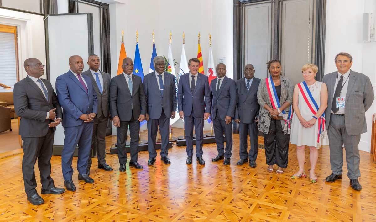 Jean-Louis Moulot (@jlmoulot) on Twitter photo Avec le PM <a href="/DrBeugreMambe/">Dr Beugré Mambé</a> , j’ai eu l’honneur d’être reçu par <a href="/cestrosi/">Christian Estrosi</a>, maire de #Nice et Président de la Coalition mondiale des maires pour les océans.
Cet échange a permis de faire le point sur les travaux de la Conférence des Nations Unies sur l’Océan (#UNOC3), et d’explorer Avec le PM <a href="/DrBeugreMambe/">Dr Beugré Mambé</a> , j’ai eu l’honneur d’être reçu par <a href="/cestrosi/">Christian Estrosi</a>, maire de #Nice et Président de la Coalition mondiale des maires pour les océans.
Cet échange a permis de faire le point sur les travaux de la Conférence des Nations Unies sur l’Océan (#UNOC3), et d’explorer
