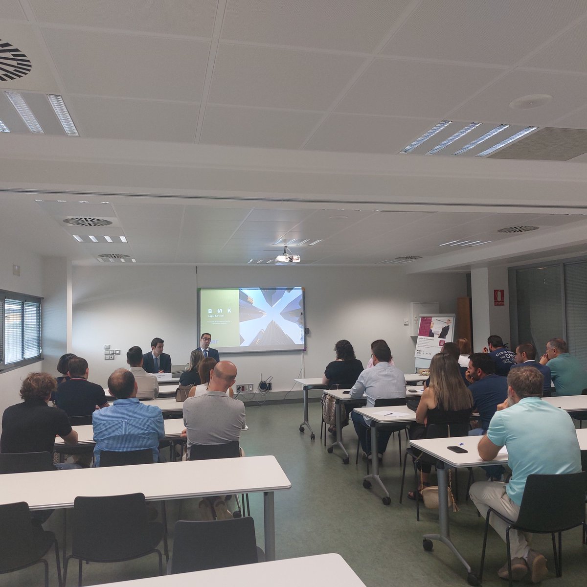 Hoy con #BSK en #AER hemos hablado de fiscalidad #empresafamiliar y sociedades #holding
🔹 Importancia de revisar la exención periódicamente
🔹 Planificación sucesoria = clave
🔹 Holding: ventajas y desventajas
¡Gracias BSK por tanto valor! #Fiscalidad
