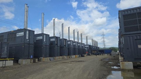 Austral Technical Management (ATM), proveedora de 48 generadores termoeléctricos de 91 MW, por un monto de USD 89 millones, vendió generadores incompatibles.

De esos equipos, 32 deben ser recalibrados a 60 Hz, ¿en qué tiempo lo harán y cuando dinero costará? Lo cuento.🧵