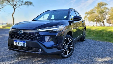 autocosmos_ar's tweet photo. 🔋Toyota insiste: un auto eléctrico contamina el equivalente a tres híbridos

Conocé más👉https://t.co/YcWnx10FkU

#Autocosmos https://t.co/5QHZoqQqY2