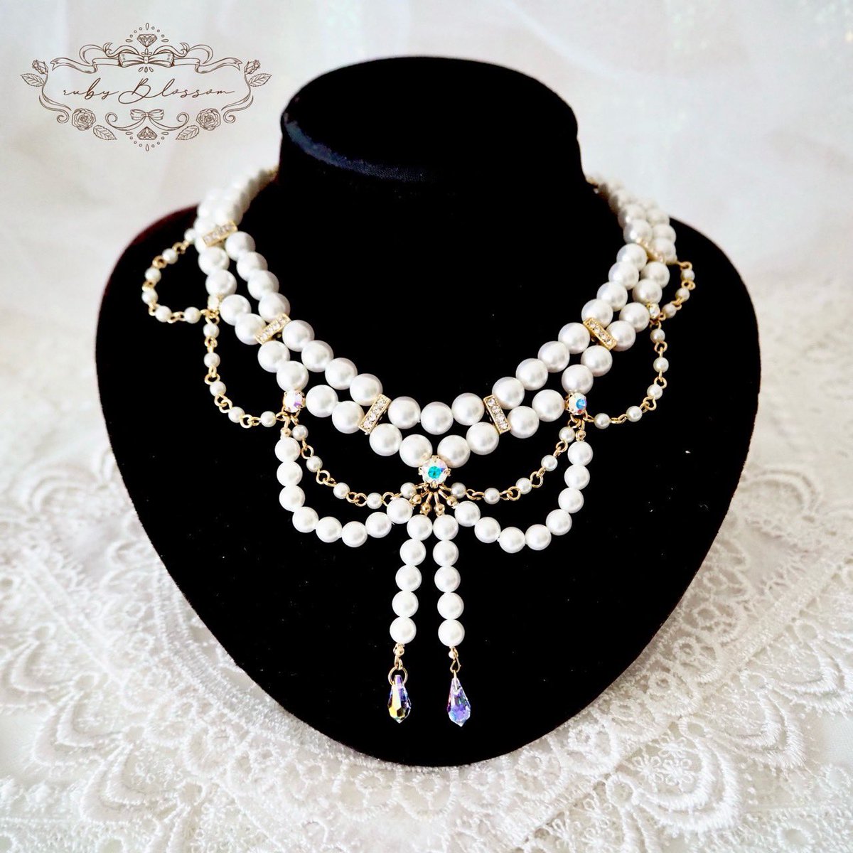 しもつまkawaiiマーケット出展者様紹介♡

rubyBlossom

【出展日】
6/21

【出展内容】
クラシカルロリィタ系のネックレスやリング、ヘッドドレス

【ブランド紹介文】
やさしさと気品が宿る 淑女のための装飾品 rubyBlossomです。