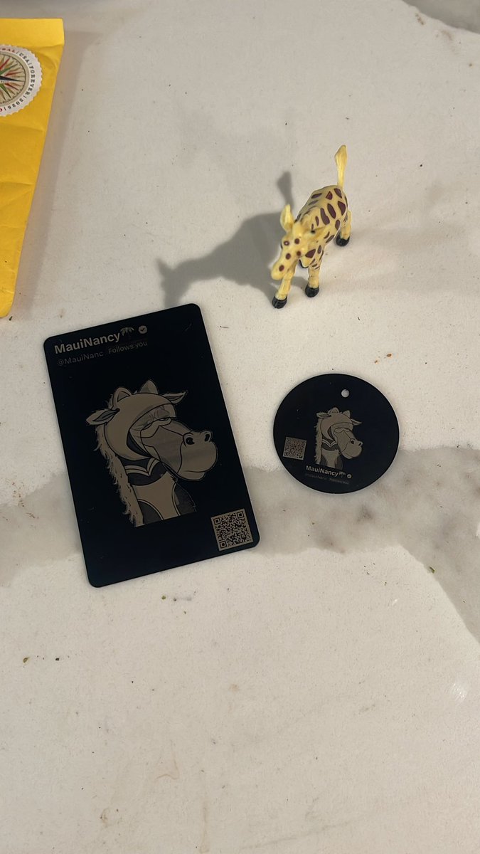 MauiNanc's tweet photo. GM to all the creative Giraffes out there!!!
@TheLazerAce
I just love my new Lazer printed Giraffe Merch!!
@GarydotClub
#STACKERAGENT https://t.co/ky6nMg4J3p