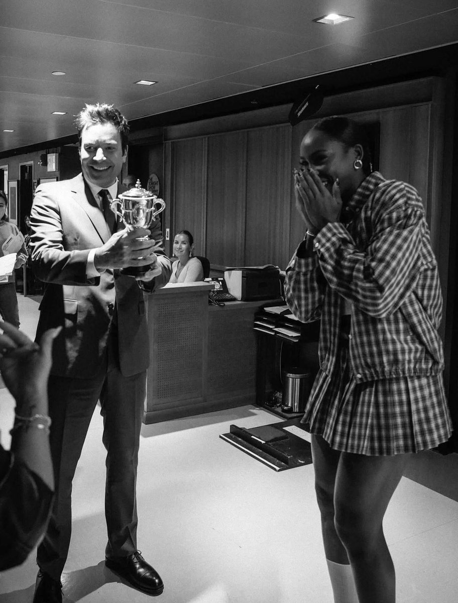 Coco Gauff stuns on The Tonight Show with Jimmy Fallon. 

Superstar. 💫
