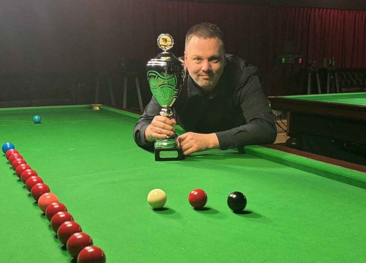 🇳🇱 HOME HERO KAN CLAIMS MAIDEN DUTCH SNOOKER CHAMPIONSHIP TITLE 🏆

Sebas Kan defeated Joris Maas 6-3 in the final at his home club of Westend Snooker in Zaandam to win the 2025 Dutch National Snooker Championship.

Report 👇

worldsnookerfederation.org/home-hero-kan-…