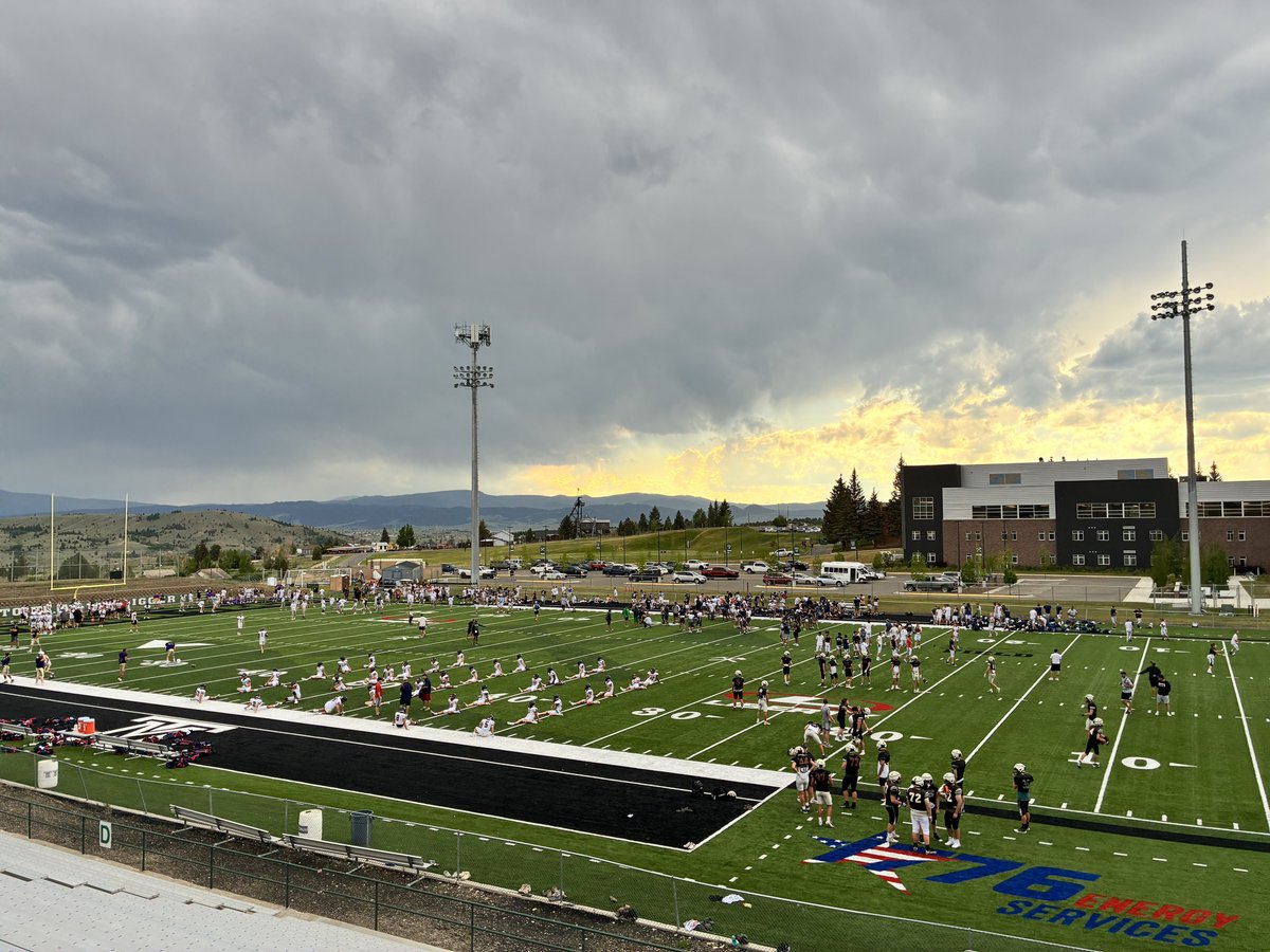 MonTechFootball's tweet image. Great start for our 2nd Team Camp last night! Some very good competition here!
Teams got after it last night!
Excited for Day 2!! Lets go!!
#Family
#CountOnMe