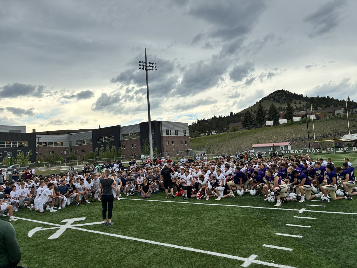 MonTechFootball's tweet image. Great start for our 2nd Team Camp last night! Some very good competition here!
Teams got after it last night!
Excited for Day 2!! Lets go!!
#Family
#CountOnMe