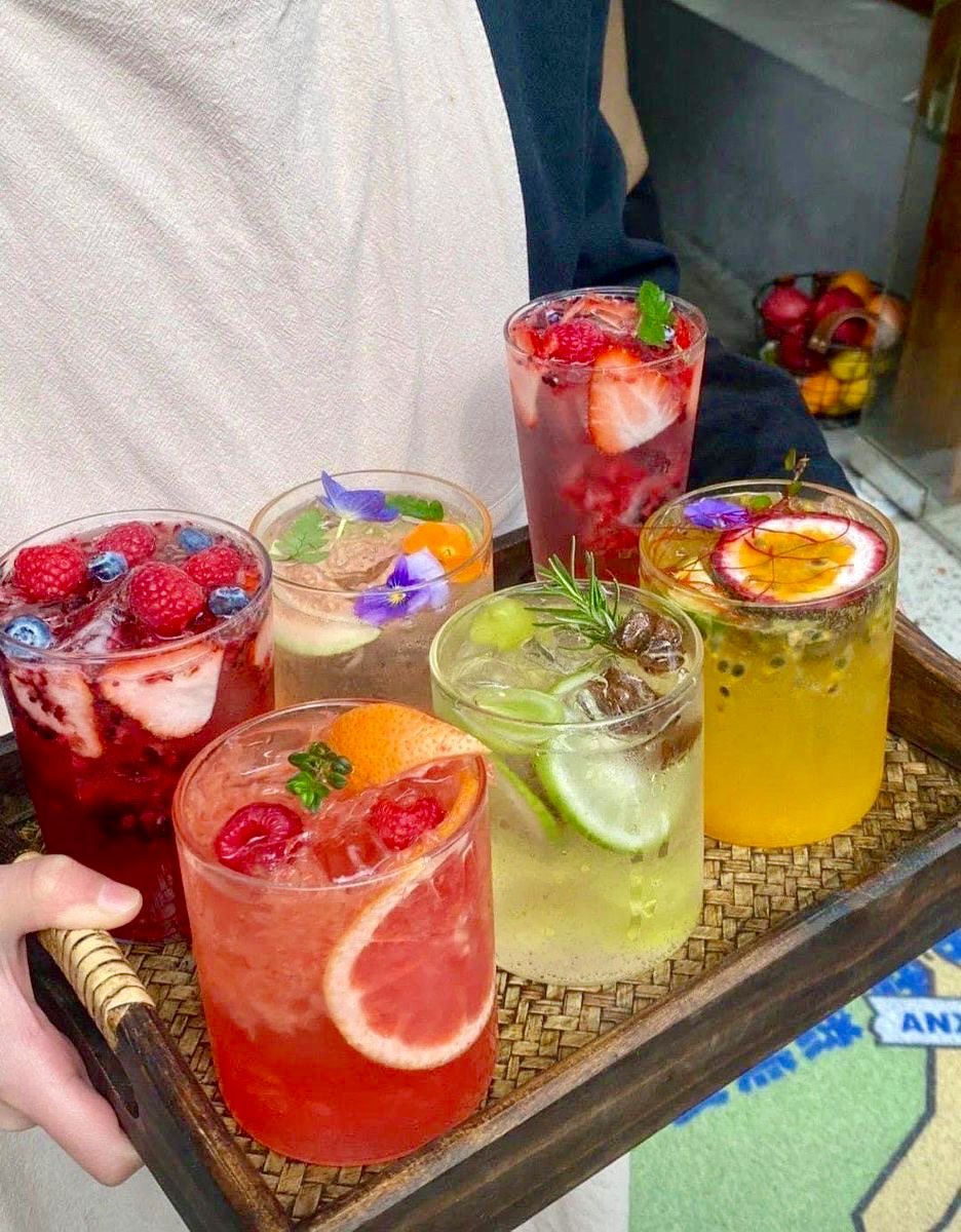 To early for cocktails? 🫢