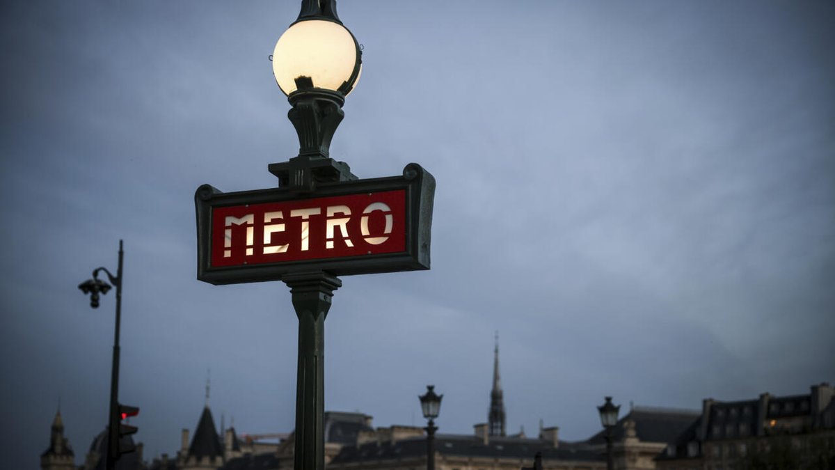 90 năm trạm métro Arts et Métiers : Bến xe điện ngầm đẹp nhất Paris ? rfi.my/Bkb2.x