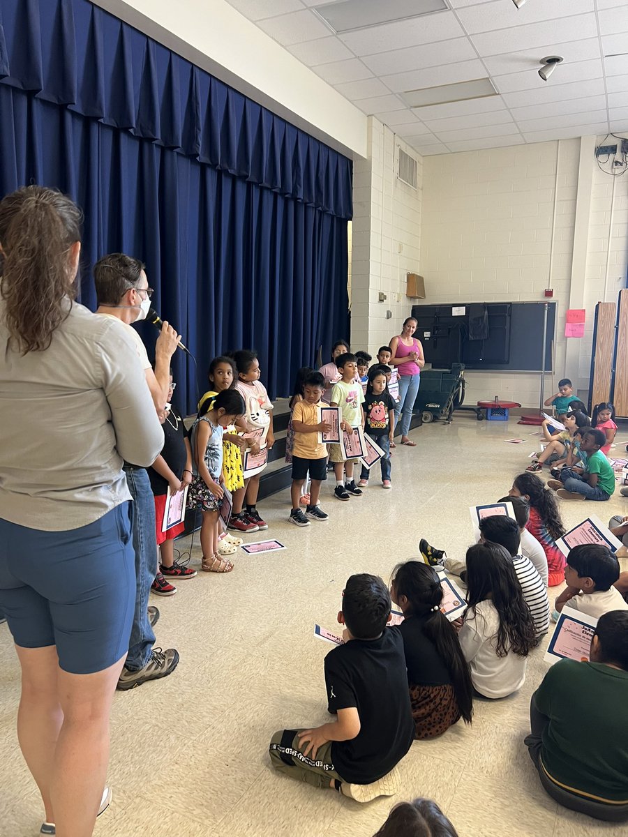 JoAnn Leleck ES at Broad Acres tweet media