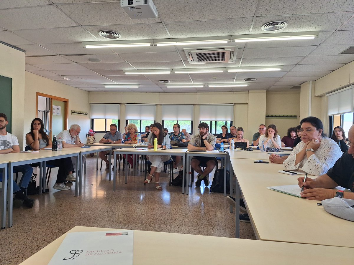 ESCRIT_project's tweet photo. 📸 Algunas imágenes de la jornada de hoy, con éxito de participación y debates muy interesantes en torno a las fuentes y recepciones de Agamben https://t.co/EcKAQpWnZv