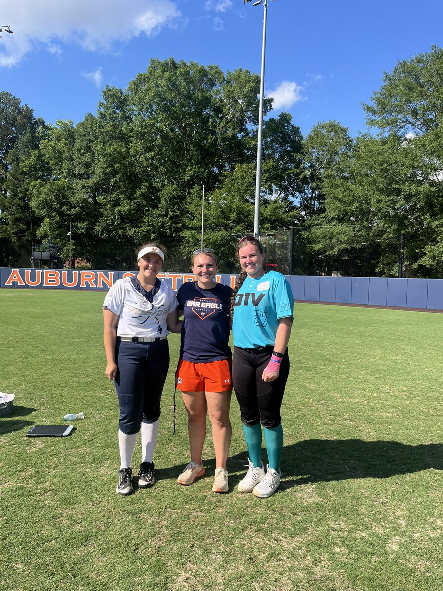 Thank you <a href="/AuburnSoftball/">Auburn Softball</a> for a great camp yesterday!!! I had a great time and so happy to see <a href="/MivieLamb2027/">Mivie Lamb 2027</a> again!! <a href="/KateMalveaux/">Kate Malveaux</a> <a href="/CoachMalveaux/">Chris Malveaux</a> <a href="/DJSanders37/">Doni Jeneé</a> <a href="/SBRRetweets/">Softball Recruiting Reposts</a> <a href="/CoastRecruits/">Coast 2 Coast Recruits</a>