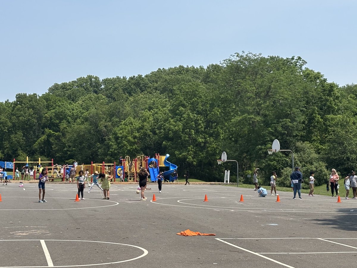 What a beautiful day for the fifth grade picnic!