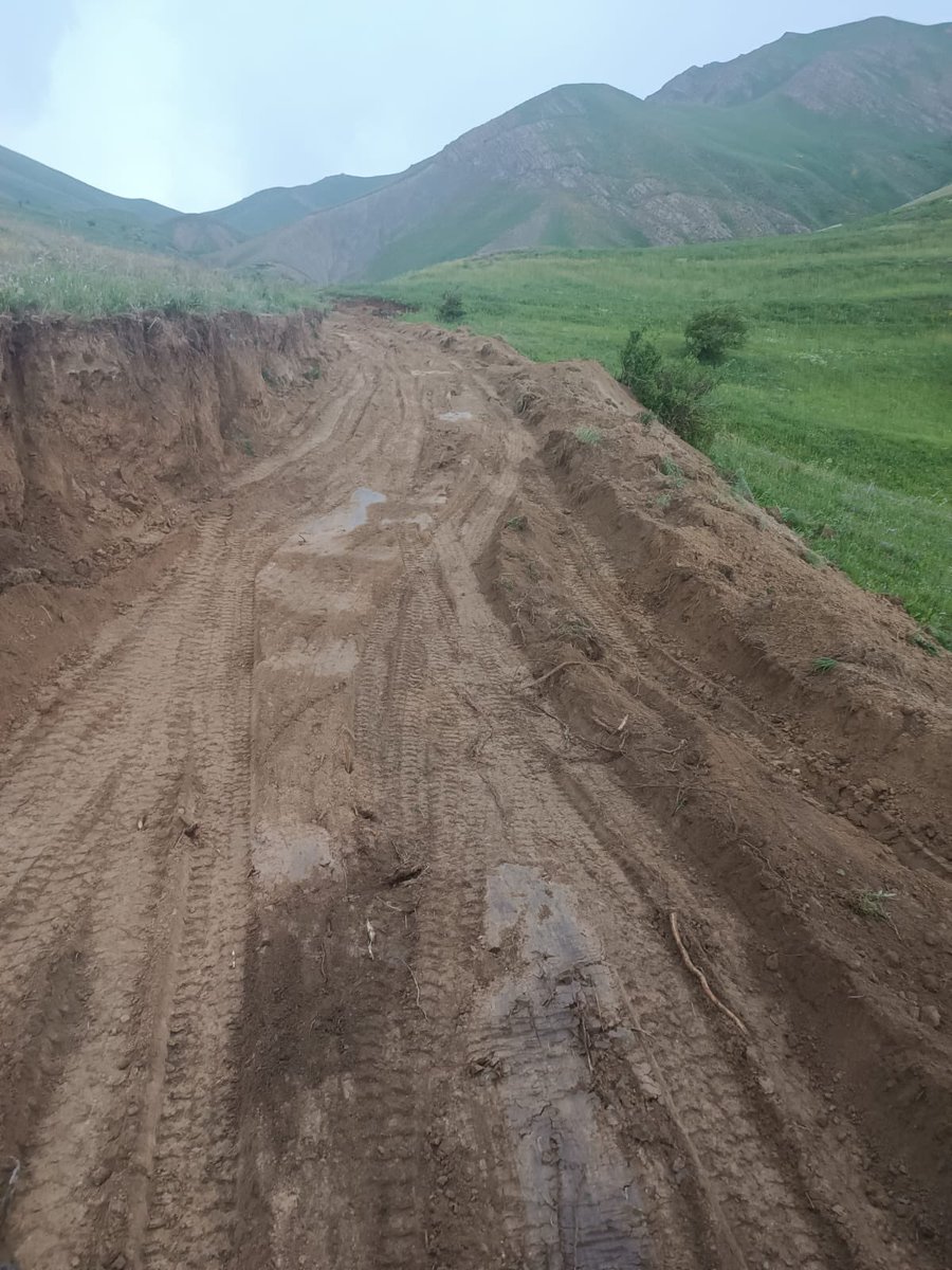 SINIRDA HİZMET VAR, HİZMETTE SINIR YOK!

Yılmaz Mahallemiz ile Soğanlı, Güzlüce ve bağlı köylerin yaylalara ulaşımını kolaylaştırmak amacıyla başlattığımız yeni yayla yolu çalışmalarını sürdürüyoruz. Yaklaşık 2 kilometre uzunluğundaki bu yol sayesinde vatandaşlarımız yaylaya