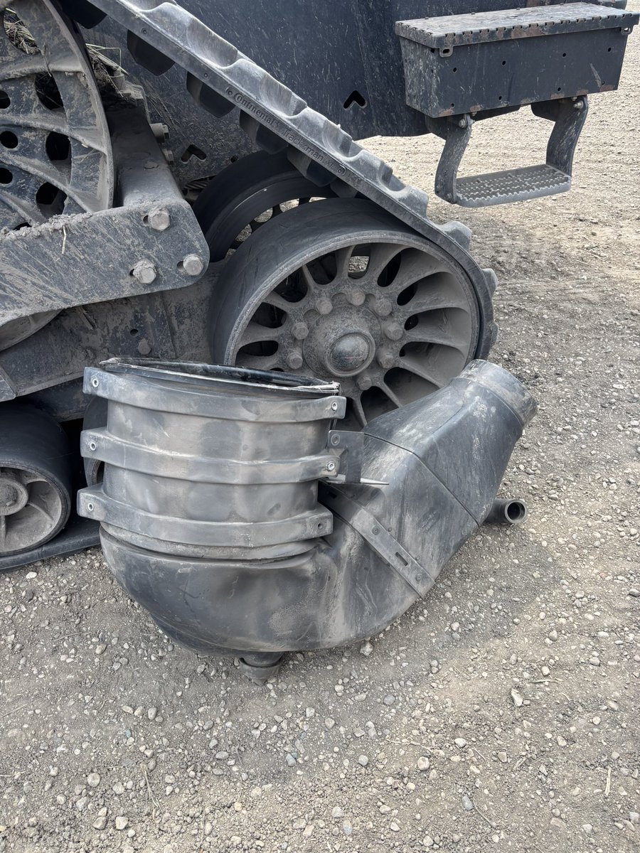 Anyone scraping a Steiger? have an air filter housing out of a 485 that I’m looking for.