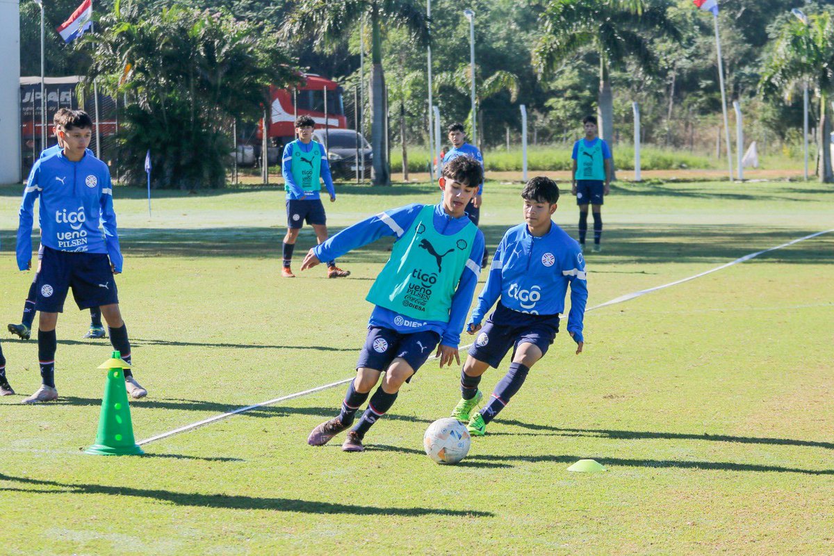 ✅ Entrenamientos en marcha

Las Selecciones Paraguayas Sub 13 y Sub 15 activaron esta semana Ypané ⚽

📌 Los convocados por los DTs David Mendoza y Wilfrido Bazán trabajaron con intensidad entre el martes y miércoles en el #CARDE.

🔗 Todos los detalles: is.gd/pTUV7J