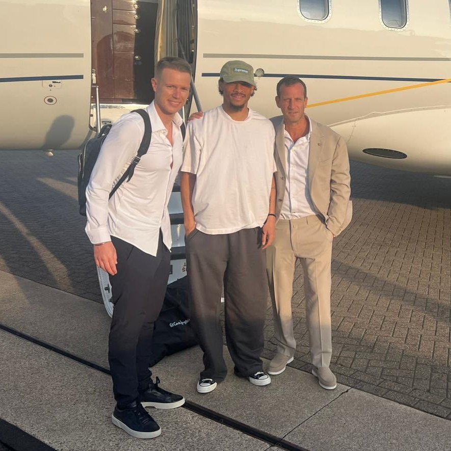 Leroy Sané ve George Gardi 📸
