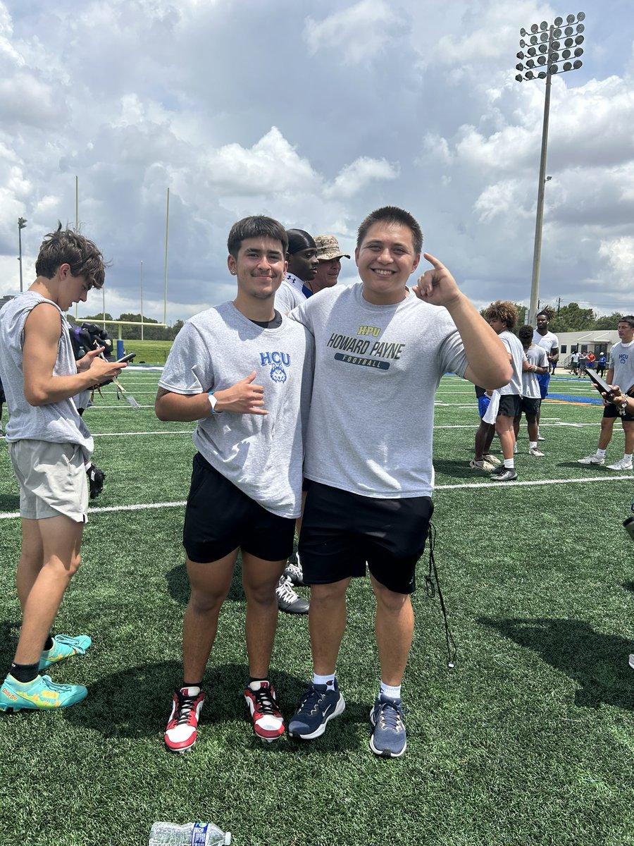 Zachariah (Zach) Natividad (@zachariahn04) on Twitter photo Great to catch up with my guy <a href="/CoachKnapczyk/">Hunter Knapczyk</a> , had a great talk can’t wait to build our connection and see what the future holds!!! <a href="/HPUFootball/">Howard Payne University Football</a> <a href="/CoachFujiwara/">Coach Fujiwara</a> <a href="/CoachDouglasIII/">James Douglas III</a> <a href="/CoachGipson11/">Coach Gipson</a> <a href="/CoachSnyde/">Will</a> Great to catch up with my guy <a href="/CoachKnapczyk/">Hunter Knapczyk</a> , had a great talk can’t wait to build our connection and see what the future holds!!! <a href="/HPUFootball/">Howard Payne University Football</a> <a href="/CoachFujiwara/">Coach Fujiwara</a> <a href="/CoachDouglasIII/">James Douglas III</a> <a href="/CoachGipson11/">Coach Gipson</a> <a href="/CoachSnyde/">Will</a>