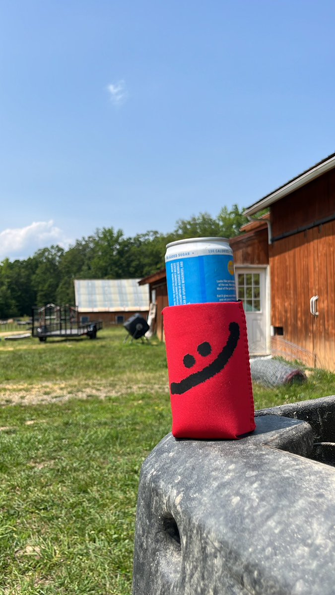 king_sulaman's tweet image. World Peace 🌎
Keeping my drink warm on the bitcoin mining farm!
@lepuppettes @lepuppeteerfou
#btc #bitcoin #bitcoinmining #worldpeace