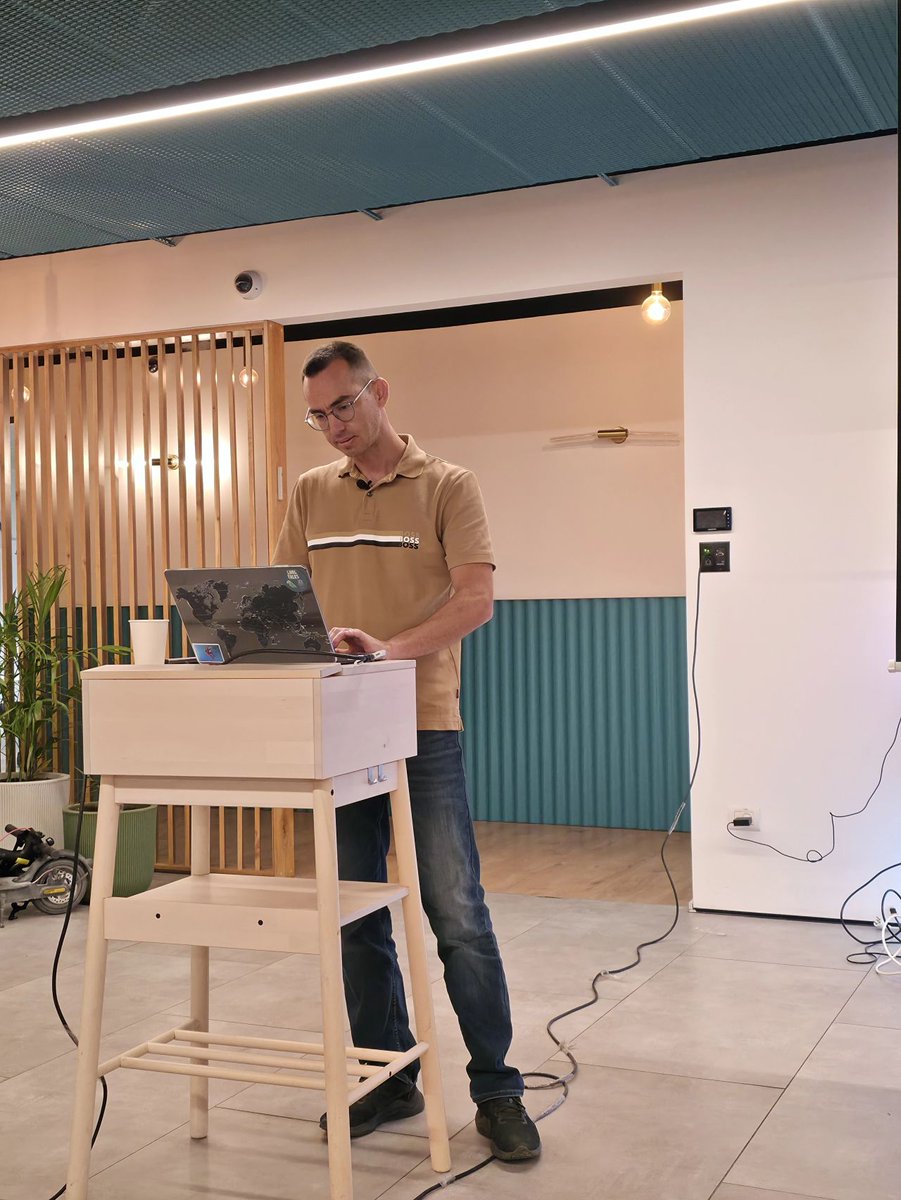 נגמר עוד מיטאפ... היו אחלה הרצאות של Nir Kaufman Gil Fink ו Leon Melamud 
על ניהול נכון של קוד , mcp, וטיזר (בהפתעה) לגבי וורקשופ שלנו שהולך לפתוח את החופש הגדול...
פרטים בהמשך!!!

תודה לכל מי שהגיע ול Iftah Saar על התמונות