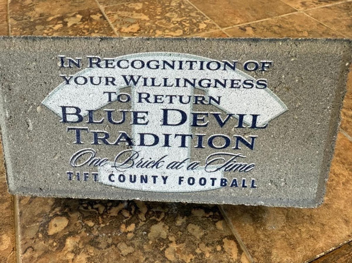 So happy to see today. 

The Tradition is back.