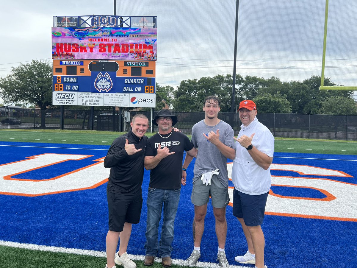 CanzanoVincent's tweet photo. After a great conversation with @JoshuaEargle and @CoachSWUTEP I’m very excited and blessed to receive an offer from. @UTEPFB
#AGTG
@Bgrady21 @coach_love2020 @cameronrchafin https://t.co/yWH1jS6RLB