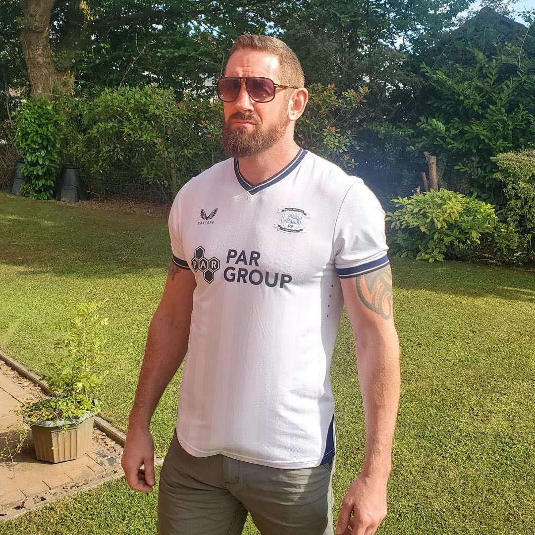 𝐚𝐥𝐞𝐱 ✰ tweet media