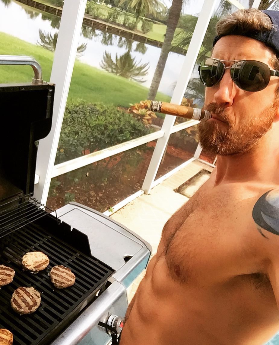 𝐚𝐥𝐞𝐱 ✰ tweet media