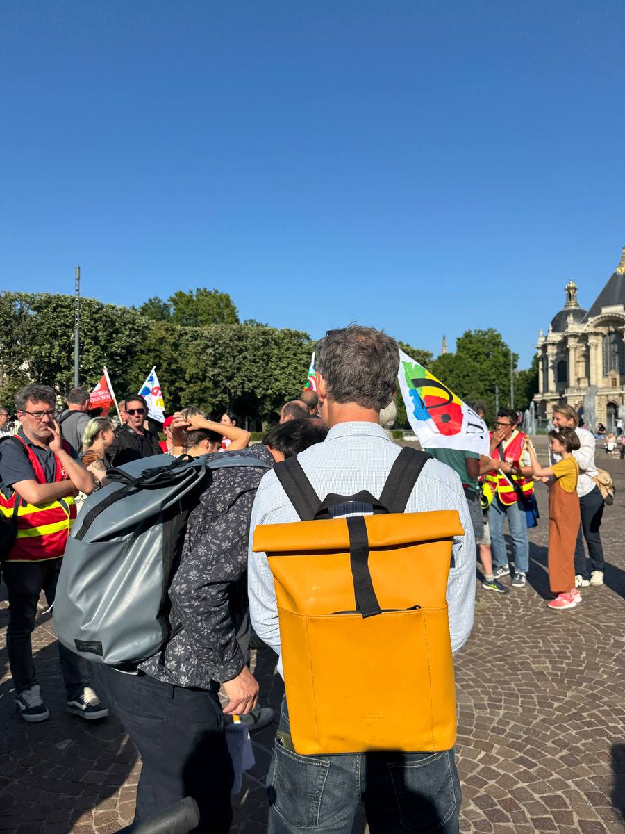 Hier, une assistante d'éducation a été tuée sur son lieu de travail à Nogent. C'est dramatique, je partage profondément l'émotion de la communauté éducative. L'école doit protéger son personnel et ses élèves.