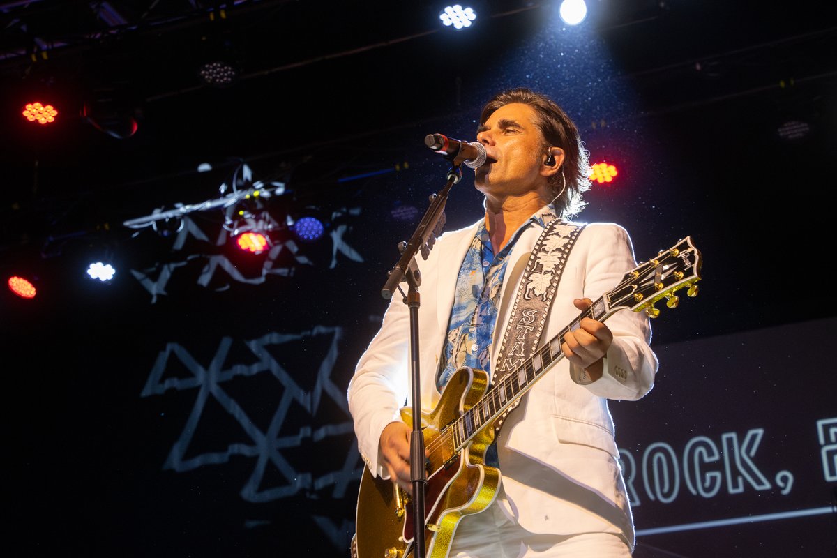 PrezPhil's tweet image. This year’s Celebrity Forum at the @‌lowellaud was a blast! Huge thanks to @‌thebeachboys, @‌johnstamos and all our sponsors, donors and community members for helping raise funds in support of our students. #MCCpath #CelebrityForum
ow.ly/w2rx50W7Wei