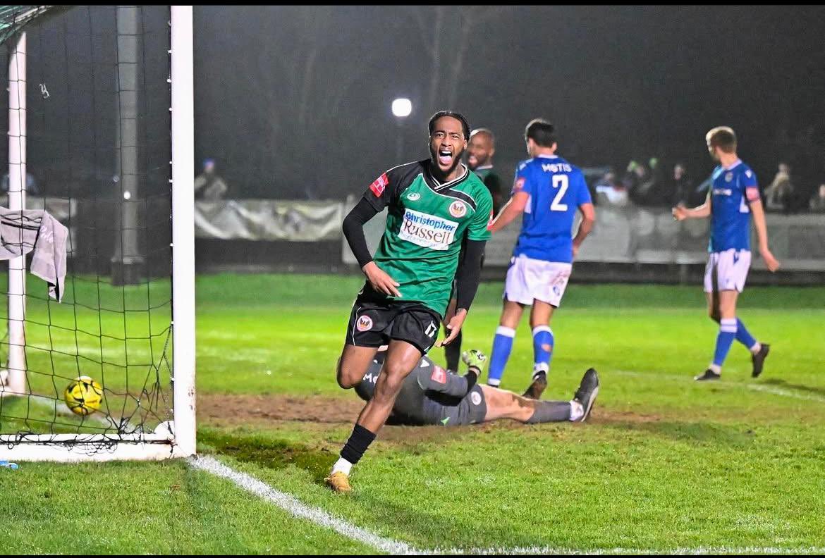 ✍️ 

We are delighted to welcome, Deshane Dalling to the Leafe. An exciting midfielder, that joins us after spells at QPR, Lewes, Phoenix Sports &amp; Rayners Lane FC. 

Welcome to the LEAFE Family! 

#onetowatch

<a href="/DeshaneDalling/">Deshane Dalling</a>