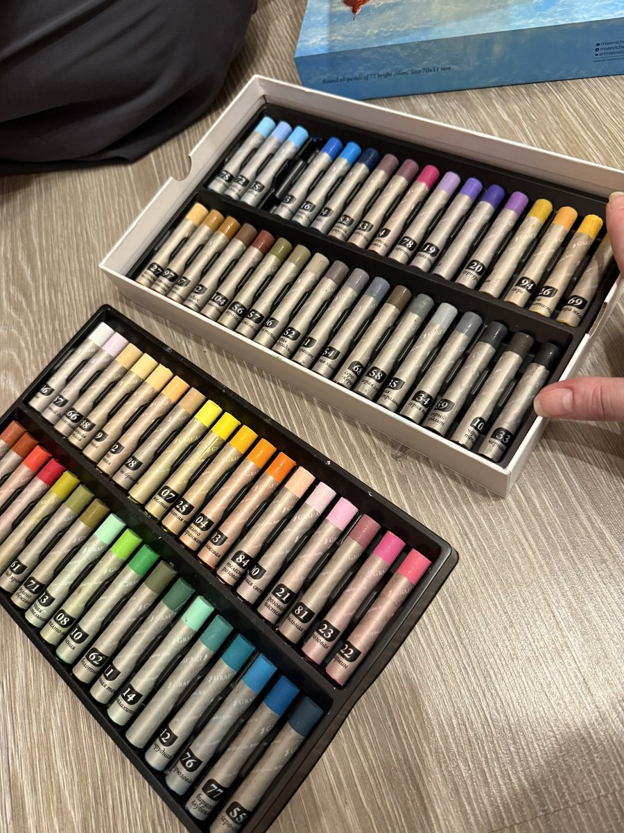 купила масляную пастель 72 цвета за косарь, а она такая крутая!